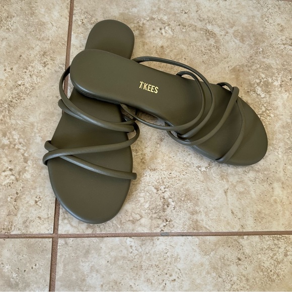 Tkees Sloan Slide Olive sandals size 8 EUC - Picture 7 of 9